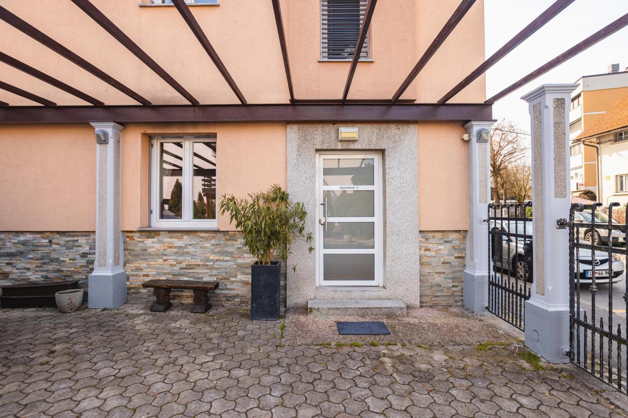 Vila Klara Apartments Ljubljana Exterior photo